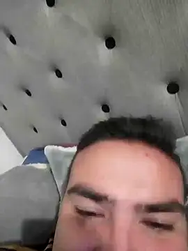 Snapshot of Andy-rtg chatting on 03/21/25, 02:18 Andy-rtg online show from 03/21/25, 02:18