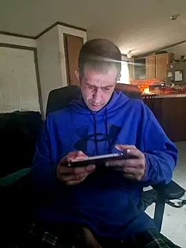 Snapshot of mayg chatting on 06/16/26, 05:04 mayg online show from 06/16/26, 05:04