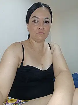 Snapshot of megan_milf79 chatting on 06/03/26, 12:19 megan milf79 online show from 06/03/26, 12:19