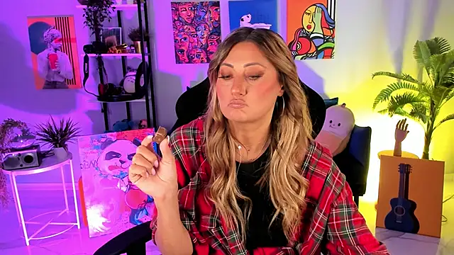 SarahAlluring online show from 10/11/25, 12:15