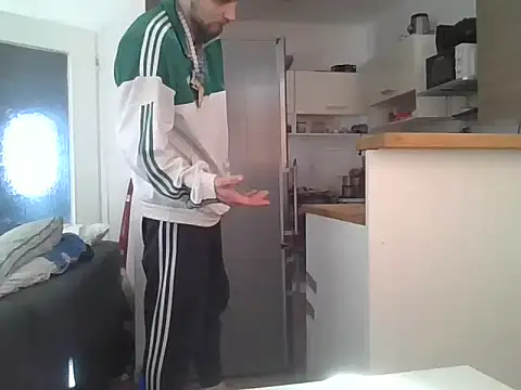 Snapshot of ThePython666 chatting on 03/18/25, 03:21 ThePython666 online show from 03/18/25, 03:21