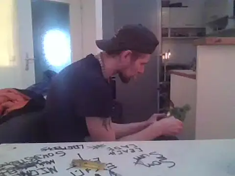 Snapshot of ThePython666 chatting on 03/19/25, 05:06 ThePython666 online show from 03/19/25, 05:06