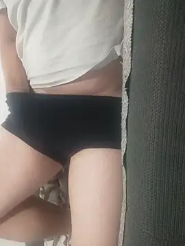 gui67675 online show from 10/15/25, 08:31