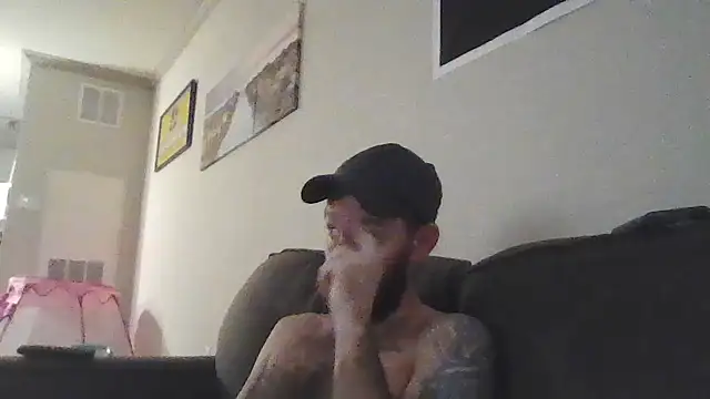 Snapshot of whowantsacreampie chatting on 10/15/25, 12:38 whowantsacreampie online show from 10/15/25, 12:38