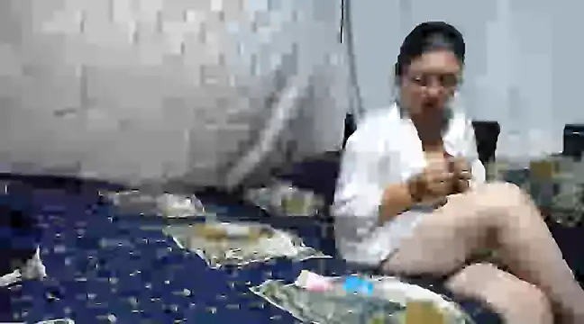 Snapshot of SHARONYJQVI chatting on 03/12/25, 06:40 SHARONYJQVI online show from 03/12/25, 06:40