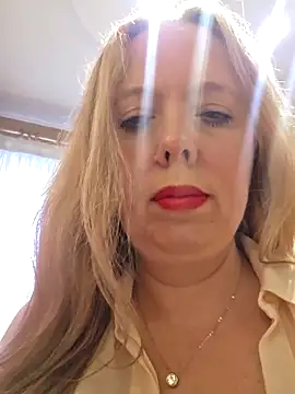 Irina3718 online show from 04/22/26, 03:57