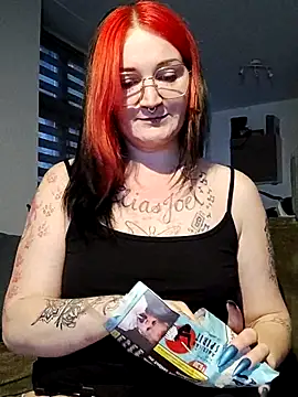 TiffiChantiT2 online show from 01/14/26, 07:14