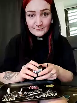 TiffiChantiT2 online show from 05/10/26, 05:07