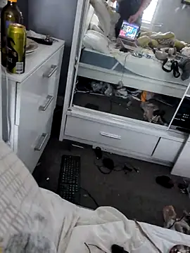 Nick-Ox online show from 09/18/25, 03:25