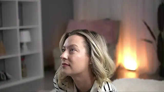 Snapshot of AnnastasiaMills chatting on 06/15/26, 09:39 AnnastasiaMills online show from 06/15/26, 09:39