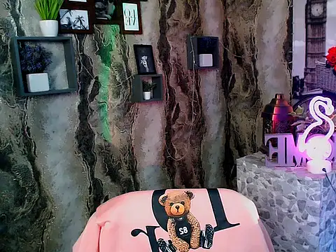 LanaTey online show from 11/29/25, 03:59