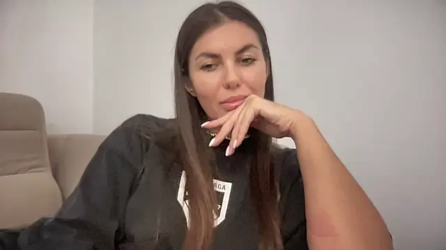 AngelinaMeov online show from 11/04/25, 07:46