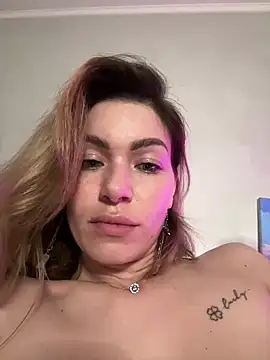 Snapshot of SweetDarling7 chatting on 03/15/25, 12:15 SweetDarling7 online show from 03/15/25, 12:15