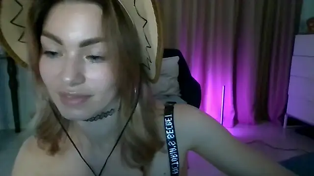 Snapshot of SweetDarling7 chatting on 03/15/25, 02:55 SweetDarling7 online show from 03/15/25, 02:55