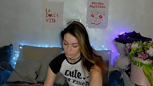 SweetDarling7 online show from 03/09/26, 04:33