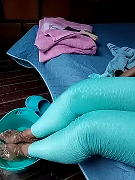 Lady Lolla11 online show from 12/19/25, 09:11