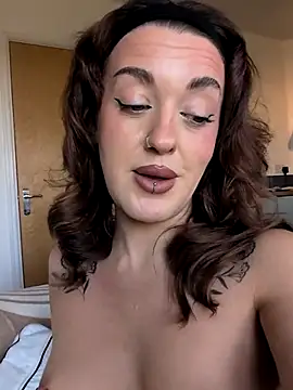 Petite Juicy Olive online show from 07/09/26, 08:07