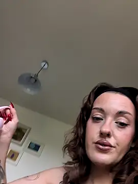 Petite Juicy Olive online show from 07/10/26, 08:40