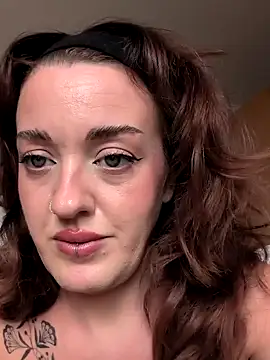 Petite Juicy Olive online show from 07/21/26, 12:40