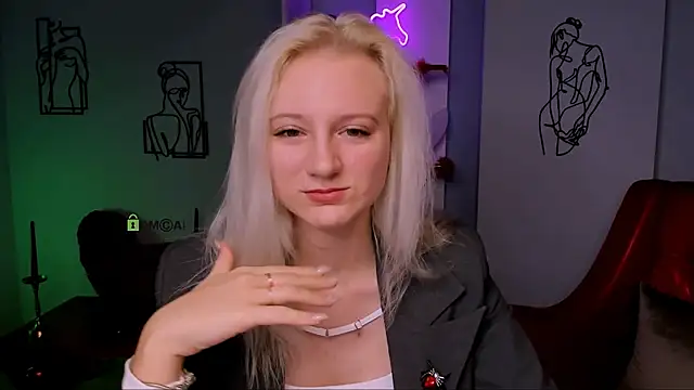 Snapshot of madam_uliis chatting on 03/12/25, 08:41 madam uliis online show from 03/12/25, 08:41