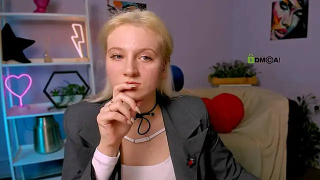 Snapshot of madam_uliis chatting on 03/18/25, 01:09 madam uliis online show from 03/18/25, 01:09