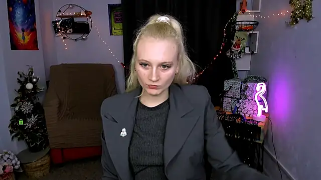 Snapshot of madam_uliis chatting on 01/06/26, 03:27 madam uliis online show from 01/06/26, 03:27