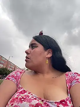 Snapshot of nicky_andcamil chatting on 03/11/25, 05:35 nicky andcamil online show from 03/11/25, 05:35