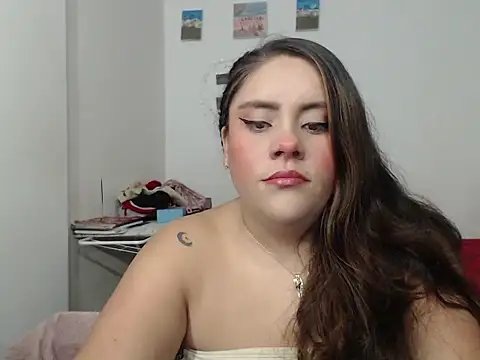 Snapshot of nicky_andcamil chatting on 11/23/25, 11:48 nicky andcamil online show from 11/23/25, 11:48