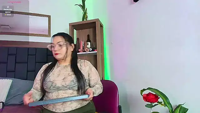 Snapshot of EllenaBoobs_ chatting on 07/18/26, 12:37 EllenaBoobs online show from 07/18/26, 12:37