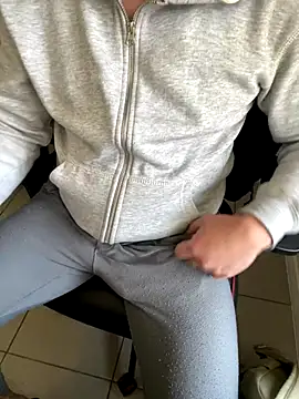 Gusta bi online show from 09/15/25, 03:34