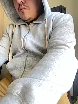 Gusta bi online show from 12/15/25, 02:21