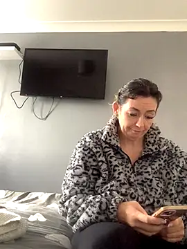 GoldenSquirter online show from 11/28/25, 10:07