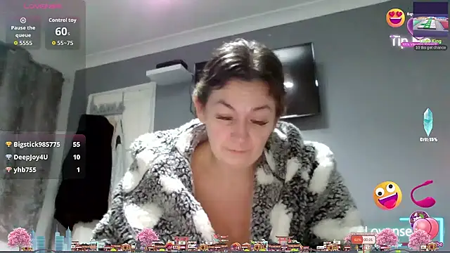 GoldenSquirter online show from 11/28/25, 10:23