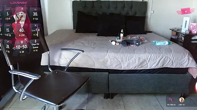 mia velvet1 online show from 11/12/25, 01:33