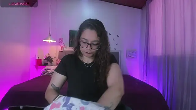 Rose Thompson1 online show from 04/21/26, 01:28