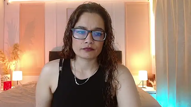 Snapshot of Rose_Thompson1 chatting on 06/07/26, 01:37 Rose Thompson1 online show from 06/07/26, 01:37