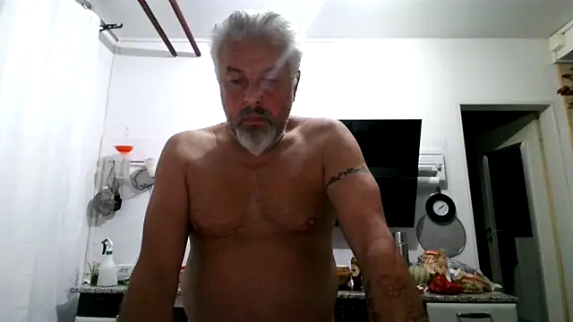 Snapshot of Berg_Boy chatting on 05/29/26, 12:08 Berg Boy online show from 05/29/26, 12:08