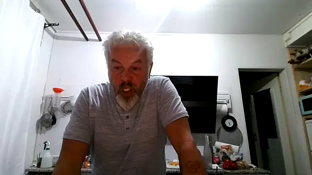Snapshot of Berg_Boy chatting on 06/01/26, 03:30 Berg Boy online show from 06/01/26, 03:30