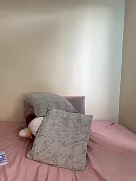 Ivelleee  online show from 11/18/25, 08:46