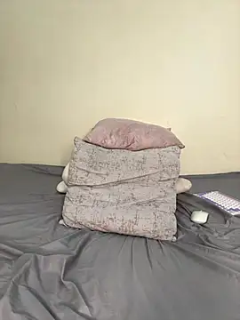 Ivelleee  online show from 12/20/25, 11:39