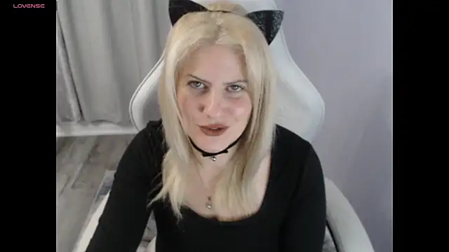 BellaStar84 online show from 10/31/25, 12:06