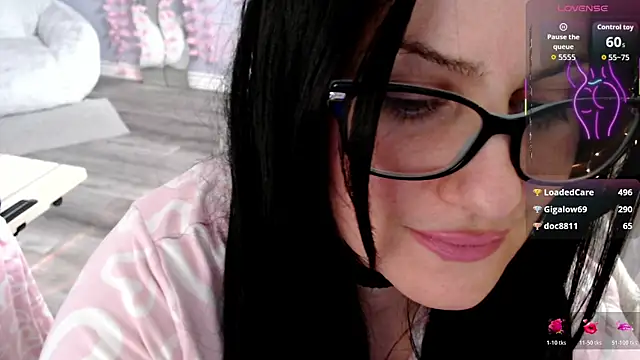 Snapshot of BellaStar84 chatting on 04/29/26, 05:30 BellaStar84 online show from 04/29/26, 05:30