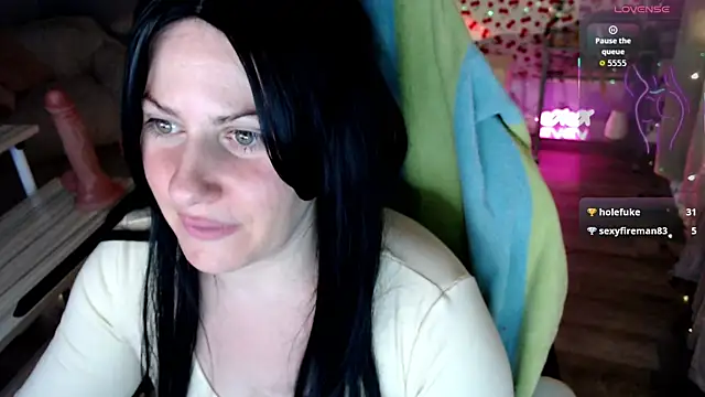 Snapshot of BellaStar84 chatting on 05/22/26, 08:21 BellaStar84 online show from 05/22/26, 08:21