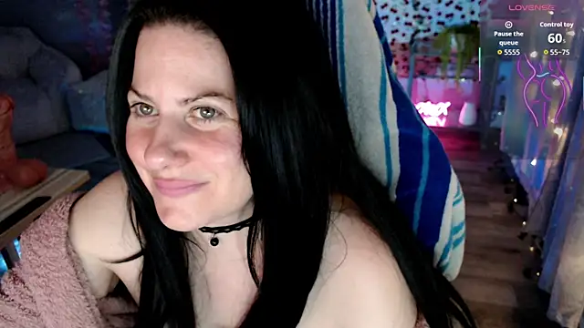 Snapshot of BellaStar84 chatting on 05/27/26, 08:00 BellaStar84 online show from 05/27/26, 08:00