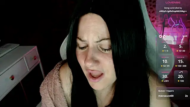 Snapshot of BellaStar84 chatting on 06/30/26, 06:03 BellaStar84 online show from 06/30/26, 06:03