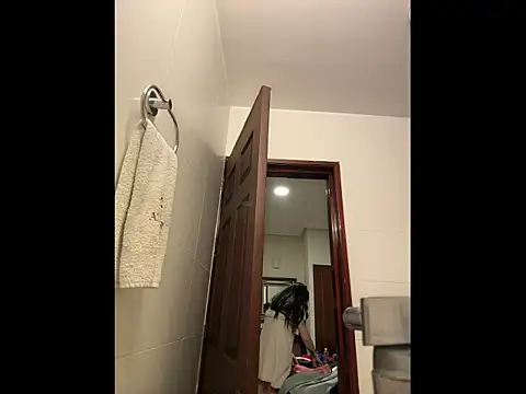 Snapshot of LoganPeny chatting on 01/07/26, 10:56 LoganPeny online show from 01/07/26, 10:56