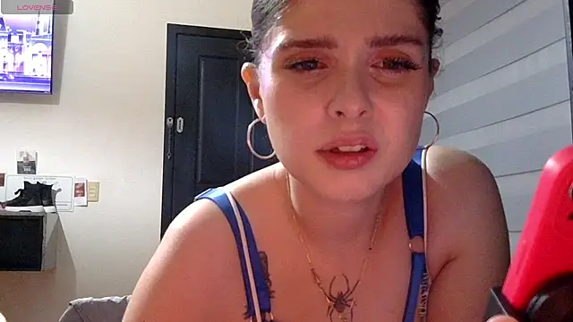 Snapshot of LoganPeny chatting on 01/10/26, 12:18 LoganPeny online show from 01/10/26, 12:18