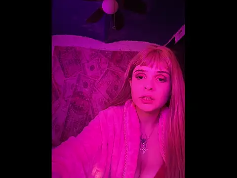 Snapshot of LoganPeny chatting on 01/17/26, 11:26 LoganPeny online show from 01/17/26, 11:26