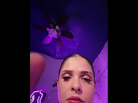 Snapshot of LoganPeny chatting on 03/23/26, 04:38 LoganPeny online show from 03/23/26, 04:38