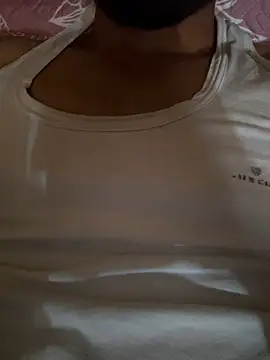 Snapshot of TallMuscularBBC chatting on 03/11/25, 09:34 TallMuscularBBC online show from 03/11/25, 09:34